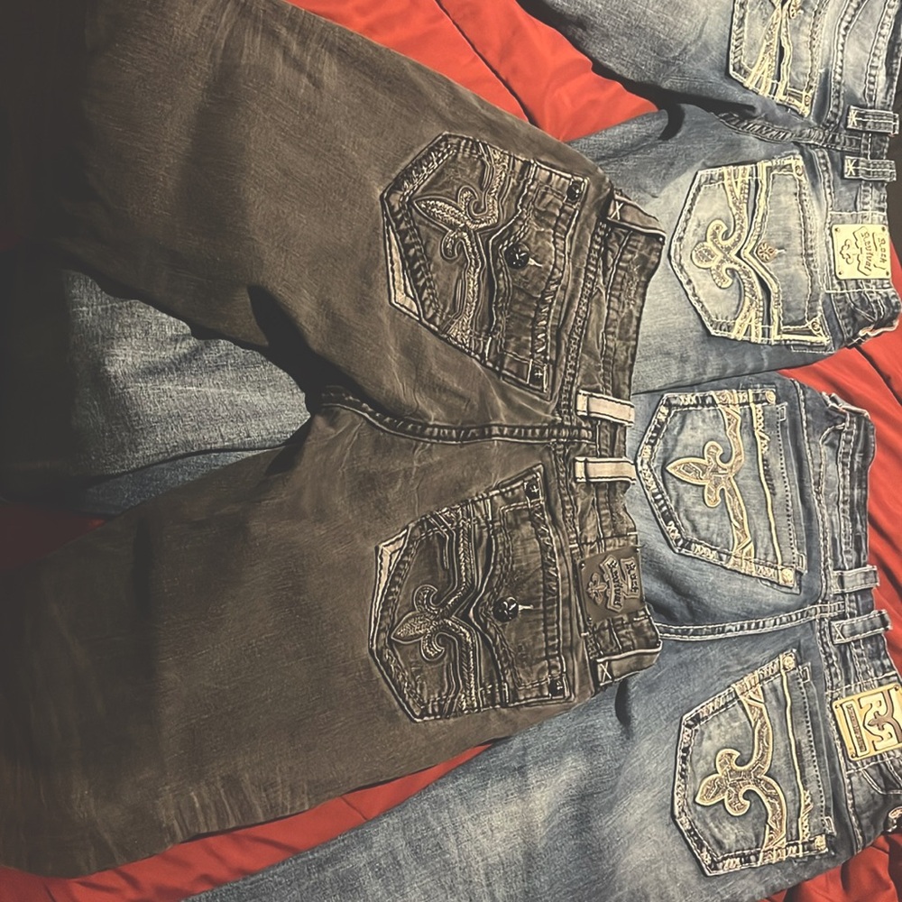 i’m selling gently used rock revival jeans, true religion jeans and shoes